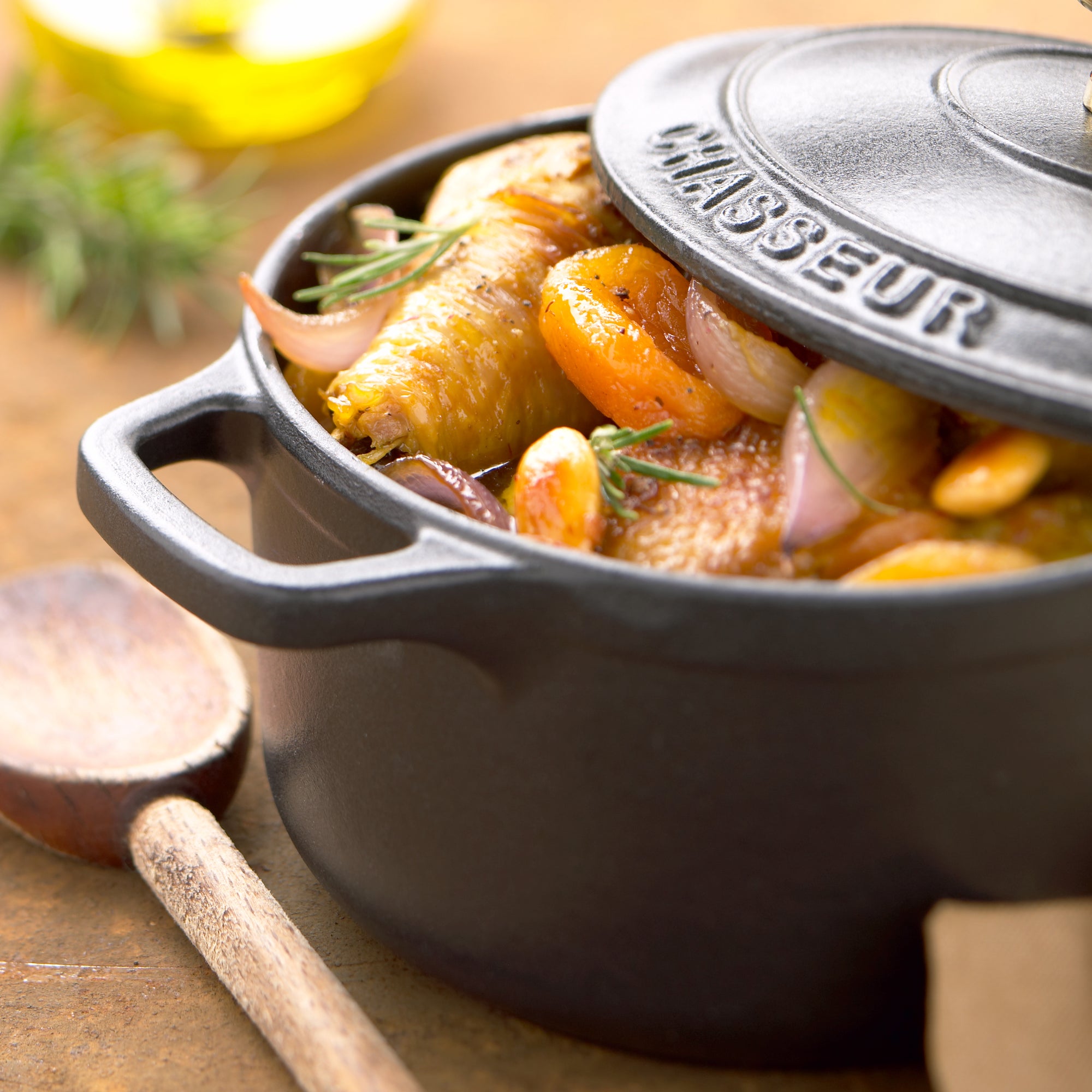 Chasseur Cast Iron Oval Casserole, Matte Black